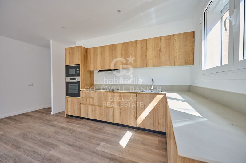 Foto 3239e028-31a0-4a58-bfcb-fdafd5a0db02. Planta baja  esquinera reformada con gran terraza en Osseja