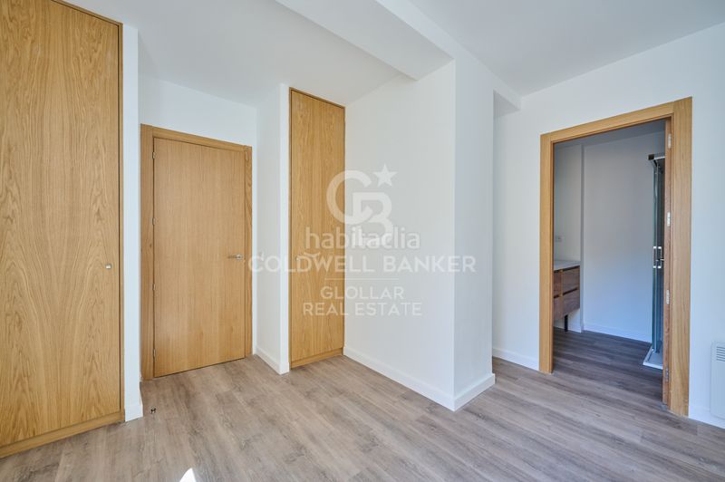 Foto 3a7af1bb-cd70-4636-8712-0fff7fd09815. Planta baja  esquinera reformada con gran terraza en Osseja