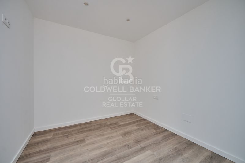 Foto 75524273-8222-455e-aa9b-b4ec9c88089e. Planta baja  esquinera reformada con gran terraza en Osseja