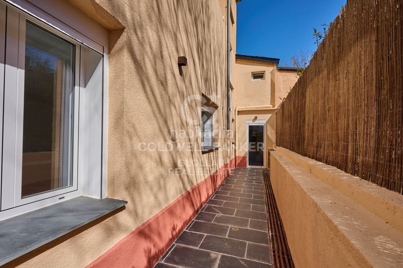 Foto 968b31d7-d553-4798-a168-eef052744032. Planta baja  esquinera reformada con gran terraza en Osseja