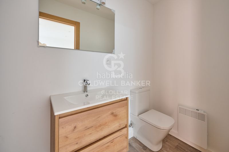 Foto 9eaba9da-9fe4-4d58-9ec9-af3c6eecd8a8. Planta baja  esquinera reformada con gran terraza en Osseja