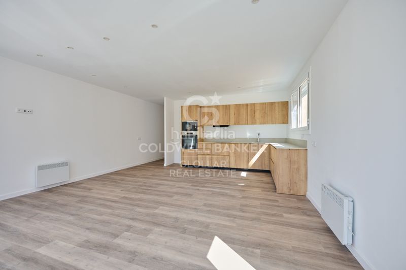 Foto da25dfd4-cba4-41da-affa-862290d4da73. Planta baja  esquinera reformada con gran terraza en Osseja