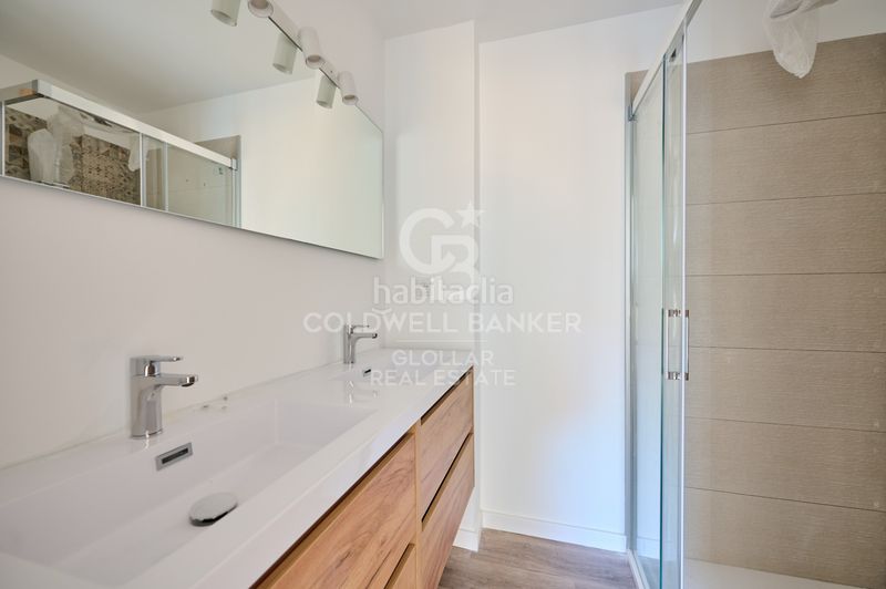 Foto e29cb633-2413-4484-a2e2-edcddc10b207. Planta baja  esquinera reformada con gran terraza en Osseja