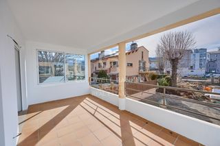 Apartament  Osseja ouest. Luminoso apartamento reformado con terraza en osséja