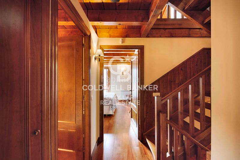 Foto 7a91d7e6-cb81-4522-8b5a-956ee6c44a69. Casa adossada amb xemeneia calefacció aparcament a Osseja