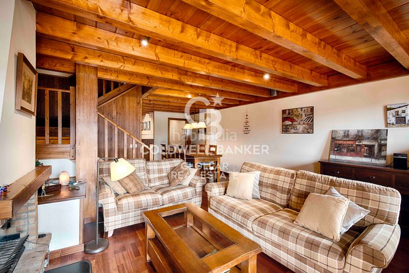 Foto f219c46c-49fb-4ccf-ac7a-10da36c51c21. Casa adossada amb xemeneia calefacció aparcament a Osseja