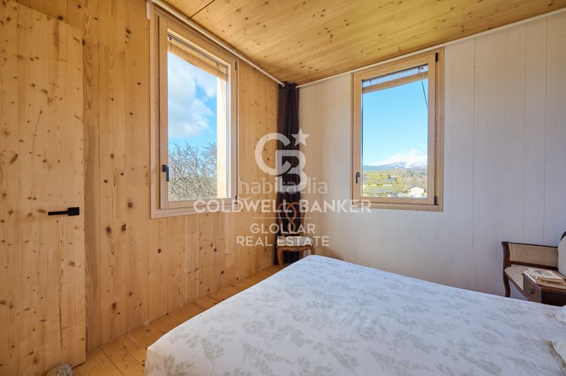 Foto 0b0c6dcc-650e-44ae-acd4-8ad0911f45c2. Casa amb xemeneia calefacció a Ur
