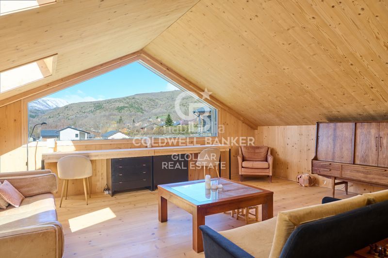 Foto 4683f060-f69b-490b-895c-716d0023c004. Casa amb xemeneia calefacció a Ur