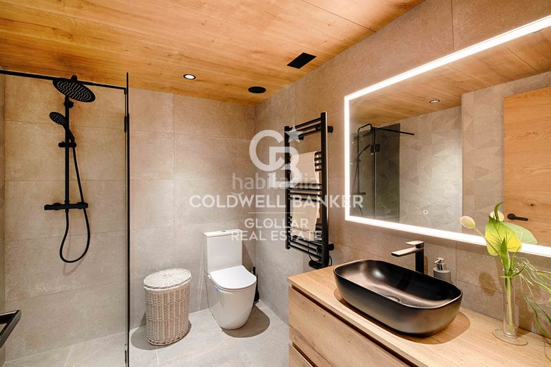 Foto 813514e0-e40c-4ab0-b4b1-ce231564e59c. Apartament amb xemeneia calefacció aparcament a Puigcerdà