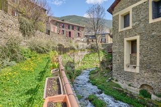 Reihenhaus  Route de valcebollere. Casa adosada con encanto y terraza en valcebollère