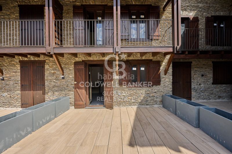 Foto b49dd2d4-6480-4622-8c44-91f719bf25a3. Casa adossada amb calefacció aparcament a Osseja
