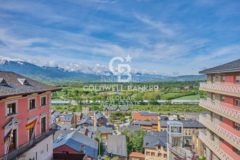 Foto d8ea0170-42d9-4b89-99be-f9c227c0ce03. Àtic amb calefacció a Puigcerdà