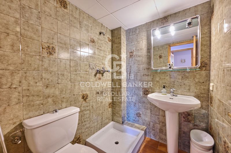 Foto 8ea56dc7-fa2d-4bcc-954f-ab8ed69d41f0. Apartament amb calefacció aparcament a Puigcerdà