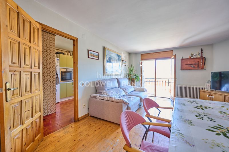Foto da9180ee-ff75-4dd9-b842-8d3ccb79d816. Apartament amb calefacció aparcament a Puigcerdà
