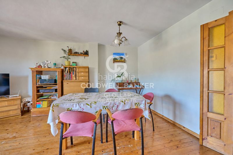 Foto f0d6e5de-d997-46c4-afc6-7bfe192e8743. Apartament amb calefacció aparcament a Puigcerdà