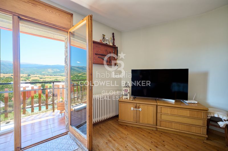 Foto f149fb92-e3b0-4ff6-bf36-76984a1ad67e. Apartament amb calefacció aparcament a Puigcerdà