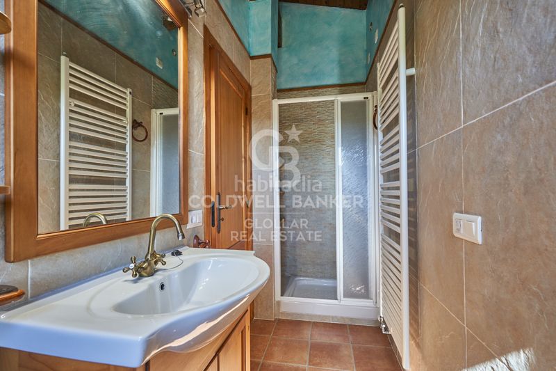 Foto cc345fb5-a43f-4c3b-88b3-833f34555aa3. Casa adossada amb xemeneia calefacció aparcament a Montellà i Martinet