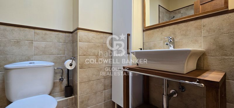 Foto e858d744-46f3-46fa-9522-643bd727ba97. Lloguer dúplex amb xemeneia calefacció aparcament a Osseja