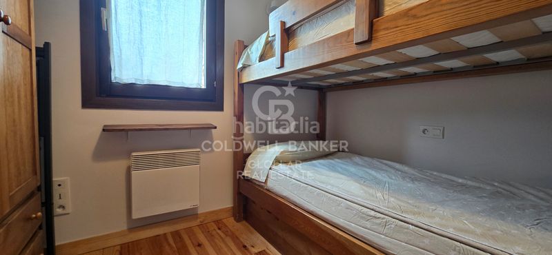 Foto ced71757-876d-4edc-817d-ac81f5667118. Lloguer planta baixa amb xemeneia calefacció a Err