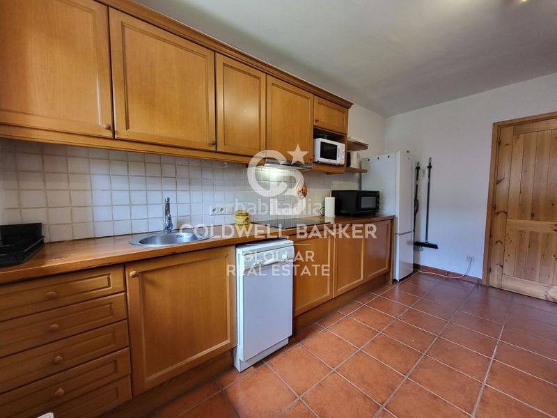 Foto ed724835-71bd-4c51-afda-07c0023fa1cc. Affitto casa a schiera con camino riscaldamento parcheggio in Osseja