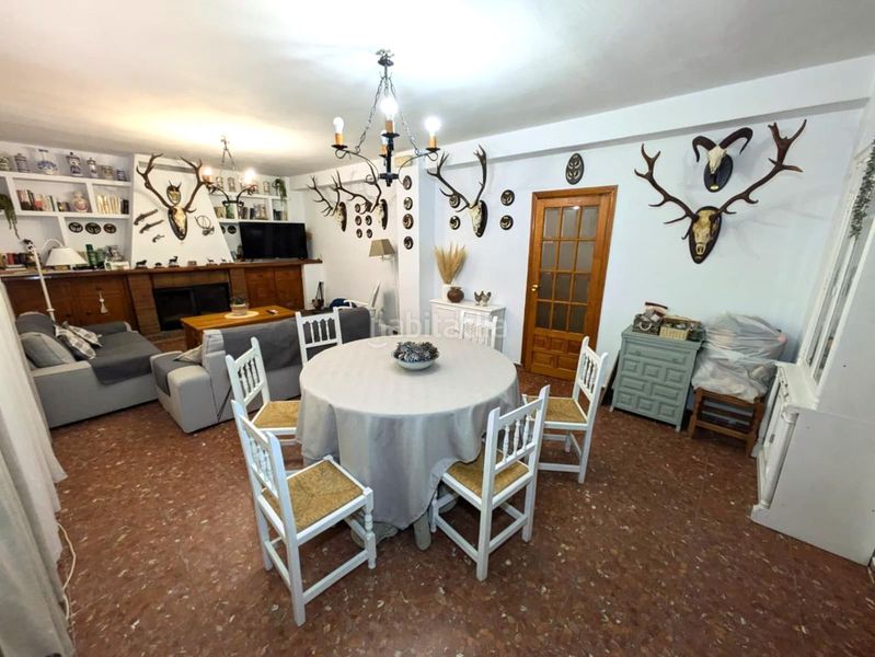 Foto a64f5a1b-7ca0-42a1-9626-fc24a75ca961. Casa amb piscina a Valverde de Mérida