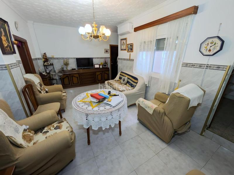 Foto ba5b804b-2a55-446a-9be9-f4b22fa64bcd. Maison avec parking dans Garrovilla (La)