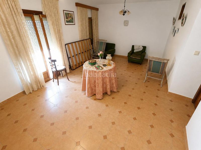 Foto 37d49e4c-9769-4f95-8f96-a7e36841c99e. Casa a Alcuéscar