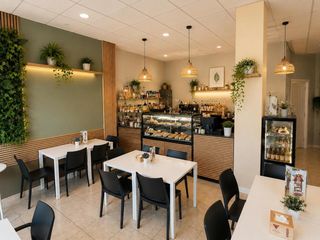 Trapasso Locale commerciale in Este. Se traspasa cafeteríapastelería en funcionamiento en mérida