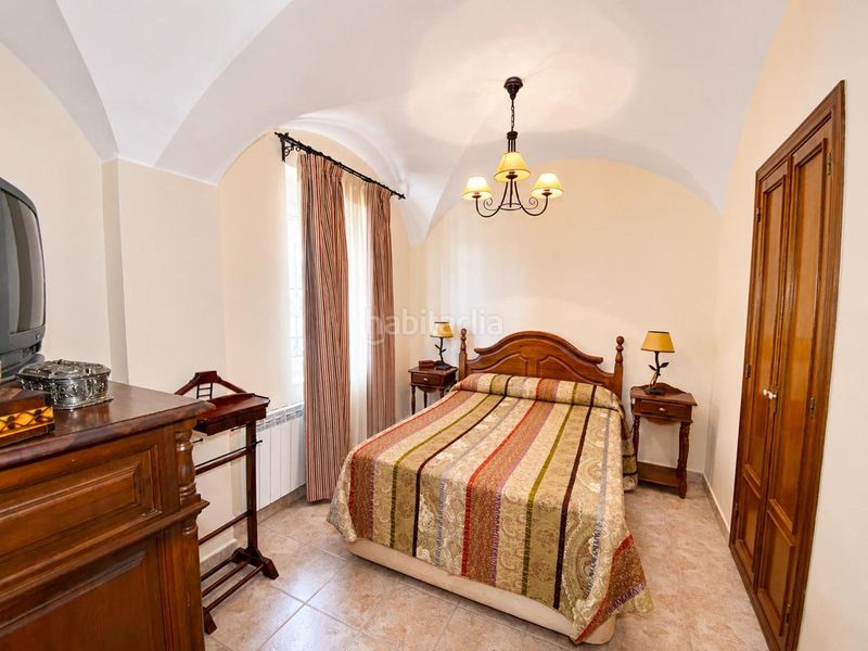 Foto a3153cde-90ad-450d-8397-d920055a99bc. Casa amb piscina a Garrovilla (La)