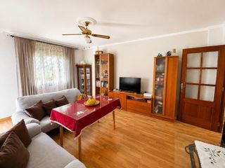 Etagenwohnung in Este. Piso con ascensor en la av juan carlos i