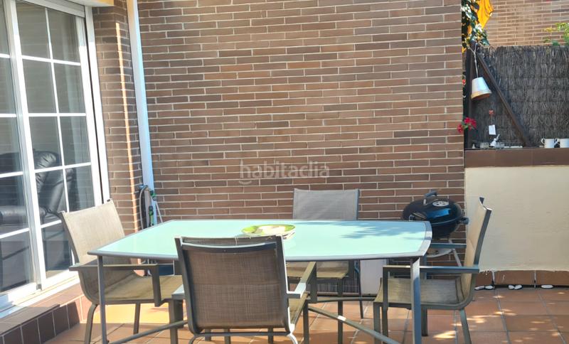 Foto 0478d43d-6ea3-45c8-8d3d-81f63c5dd24f. Casa adossada amb xemeneia calefacció aparcament piscina a Sant Cugat del Vallès