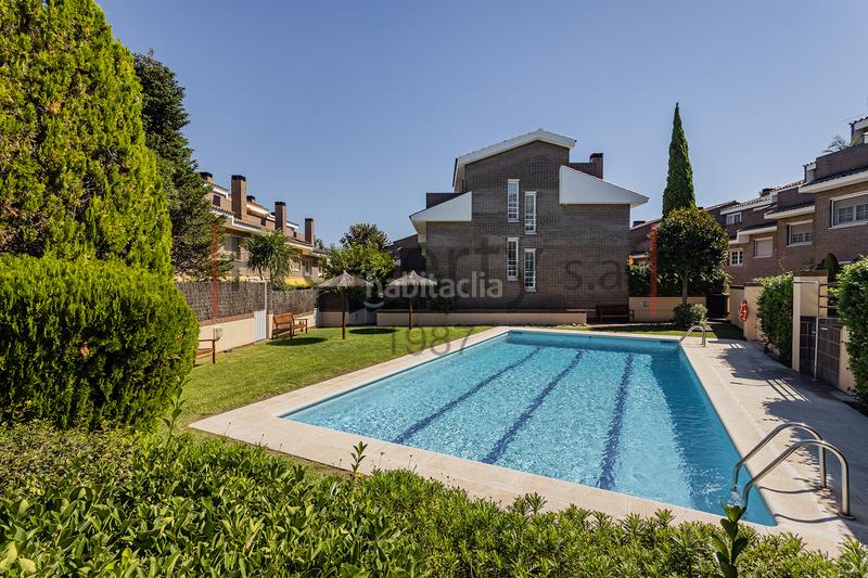 Foto 3c0df27b-190c-4907-8d00-82a76976ab39. Semi detached house with fireplace heating parking pool in Sant Cugat del Vallès