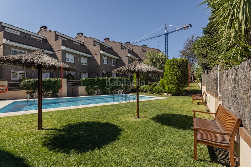 Foto cb995dde-7dcb-497b-9dc7-34296fb49dbc. Semi detached house with fireplace heating parking pool in Sant Cugat del Vallès