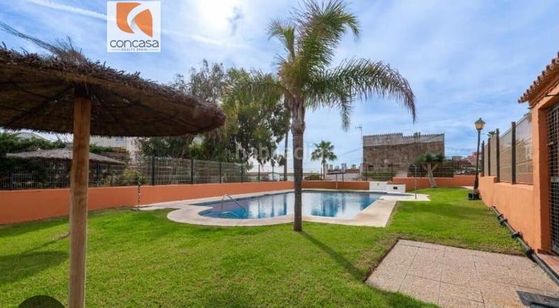 Foto 11956f74-628b-40de-87f9-dcc0e809d4ac. Apartamento piso en venta en primera linea de playa en san luis de sabinillas en Manilva