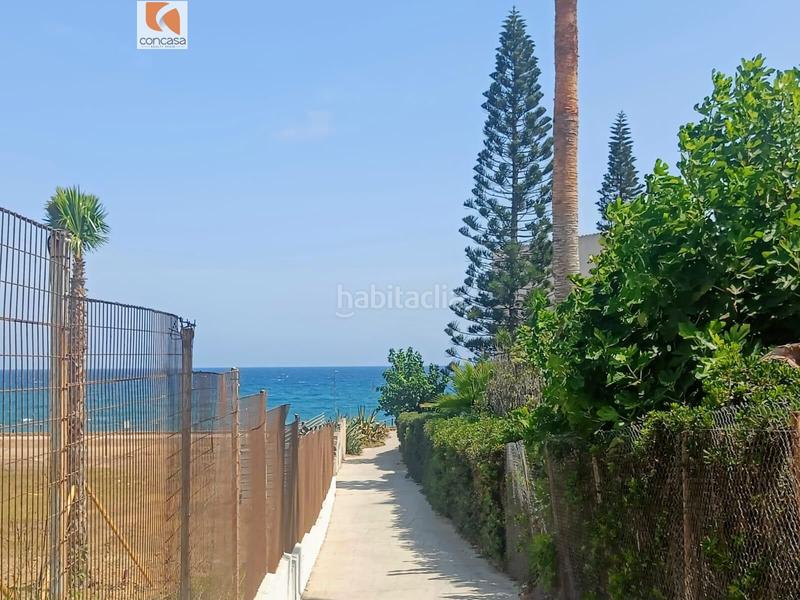 Foto d07e3f66-7b60-4194-8587-d92d6bea8df7. Apartamento piso en venta en primera linea de playa en san luis de sabinillas en Manilva