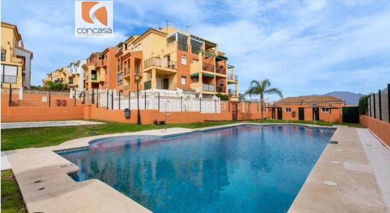 Foto d37cafe8-7867-4ad5-a553-b6b8e467288b. Apartamento piso en venta en primera linea de playa en san luis de sabinillas en Manilva