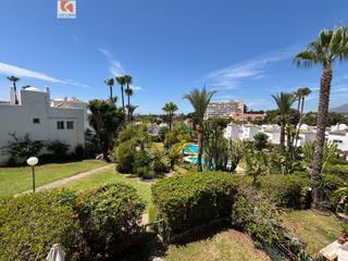 Casa adossada a El Velerín. En venta chalet adosado en las lomas estepona
