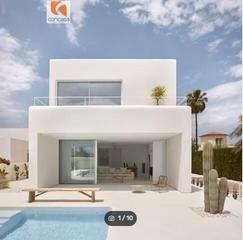Xalet  Calle cuba bajo. Villa privada en venta con vistas al mar y montaña estepona