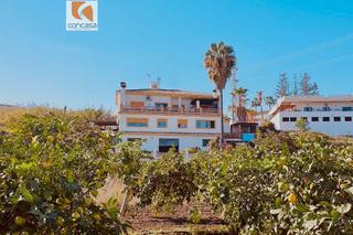 Masia  Calle montemayor. Casa independiente con terreno en venta en cancelada