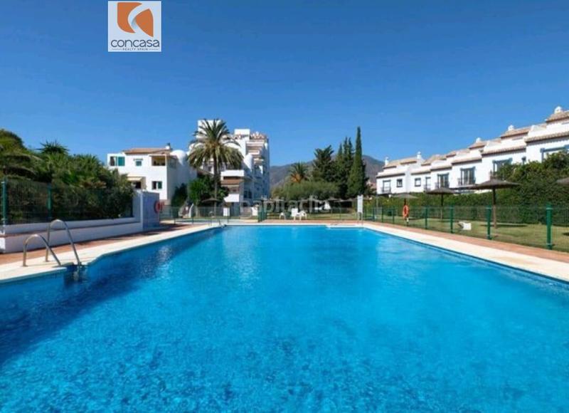 Foto 1a08bc88-4483-4a45-9258-8ea26c1e7f3c. Apartamento se vende apartamento frontal al mar en Estepona