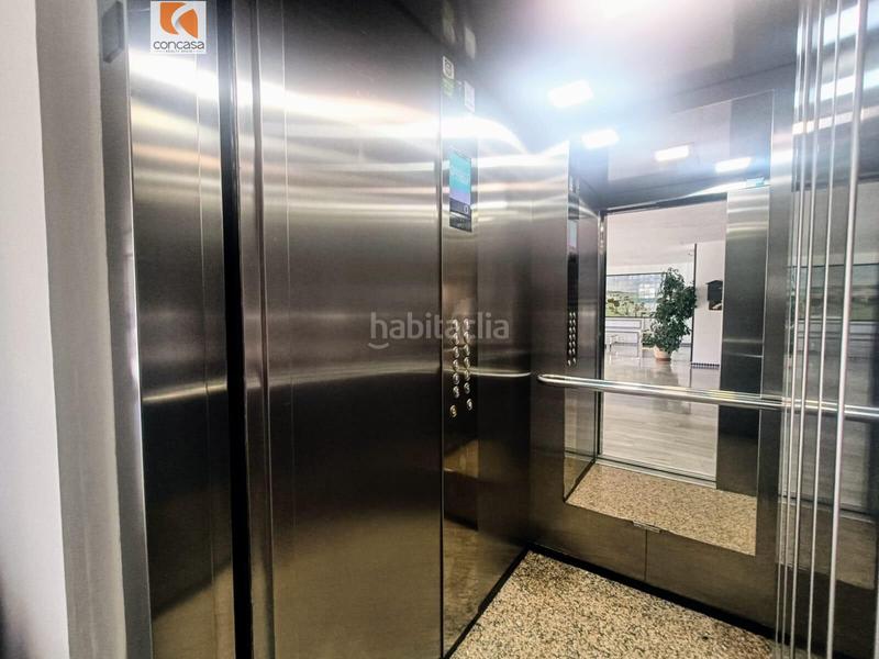 Foto c469b037-b69a-4582-8ee9-21ba9cd11f94. Apartamento se vende apartamento frontal al mar en Estepona