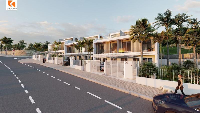 Foto bf665541-ba4a-4b33-ac05-ee0d5a716a43. Casa pareada villa pareada en venta junto al mar y golf en Estepona