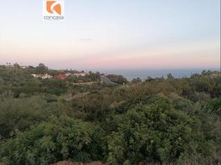 Terreny residencial  Urbanizacion invespania. Parcela con villa y piscina en venta con vistas al mar