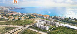Planta baja en Guadalobón. Apartamento de 3 dormitorios con jardín en estepona