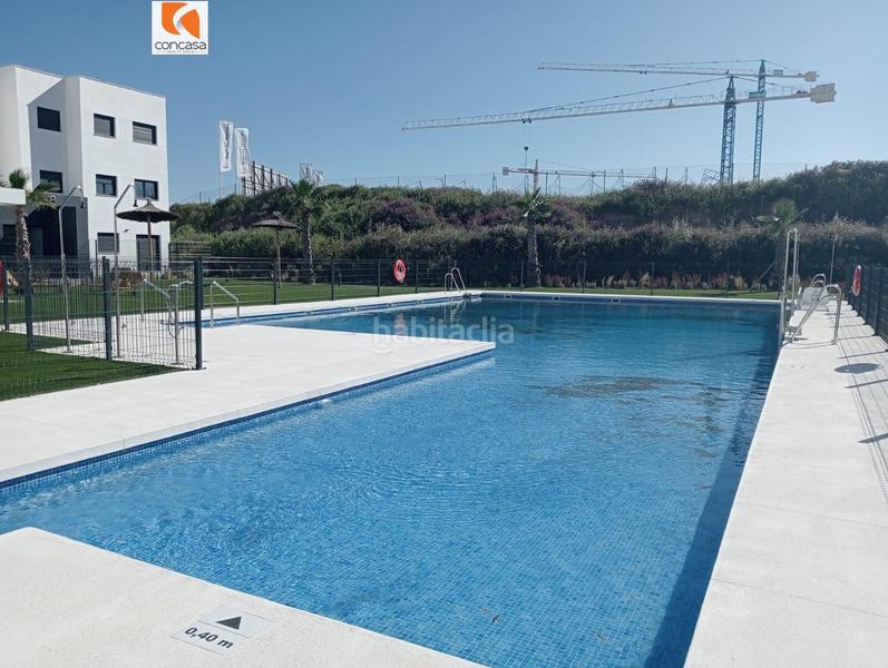 Foto 491ffe3a-ac71-422f-b166-f760e6eb300d. Planta baja apartamento de 2 dormitorios con jardín en Estepona