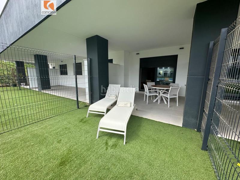Foto 5454d638-5eab-4201-8697-5c54032009ff. Planta baja apartamento de 2 dormitorios con jardín en Estepona