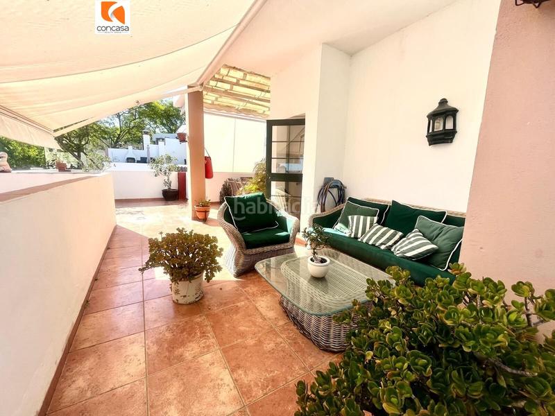 Foto da469860-0023-4824-9d9c-f5e2b87aca85. Casa adosada casa con terraza y garaje en cancelada en Estepona
