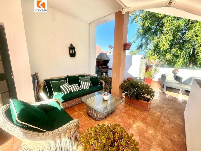 Foto ec179463-d3f5-4fb2-8054-5985f423c4c2. Casa adosada casa con terraza y garaje en cancelada en Estepona