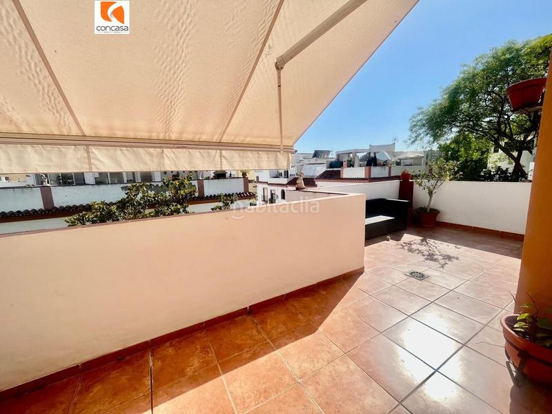 Foto fad1242d-fd3c-4ec7-aa4c-eae775b2626c. Casa adosada casa con terraza y garaje en cancelada en Estepona