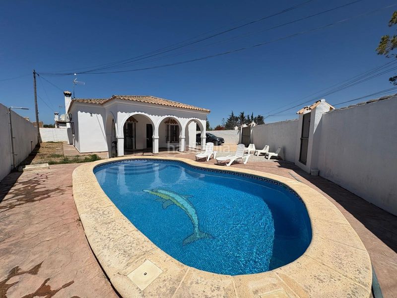 Foto 11bbf6d7-1862-45a6-b12b-6497343bffc5. Chalet con riscaldamento parcheggio piscina in Las Lagunas - Campano Chiclana de la Frontera